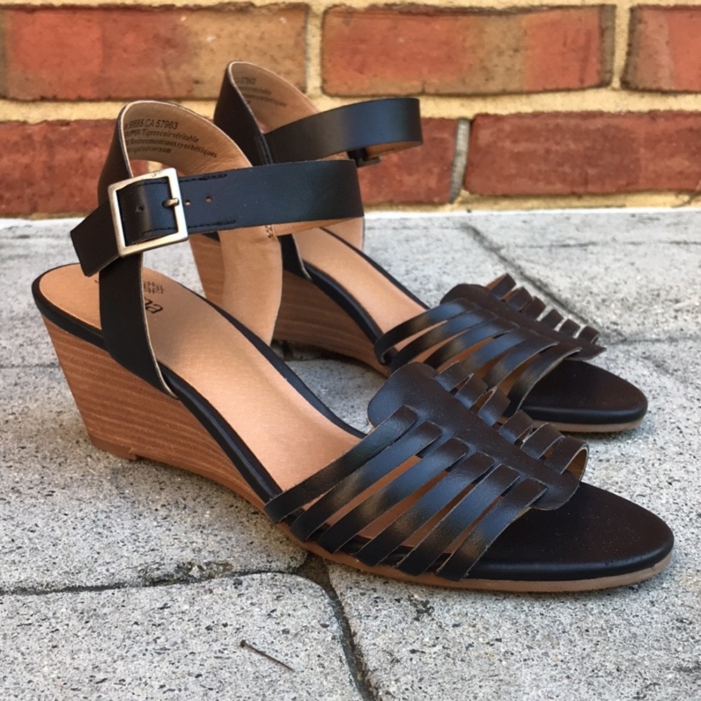 Black Gladiator-Inspired Susina Terra Wooden Wedge Sandals